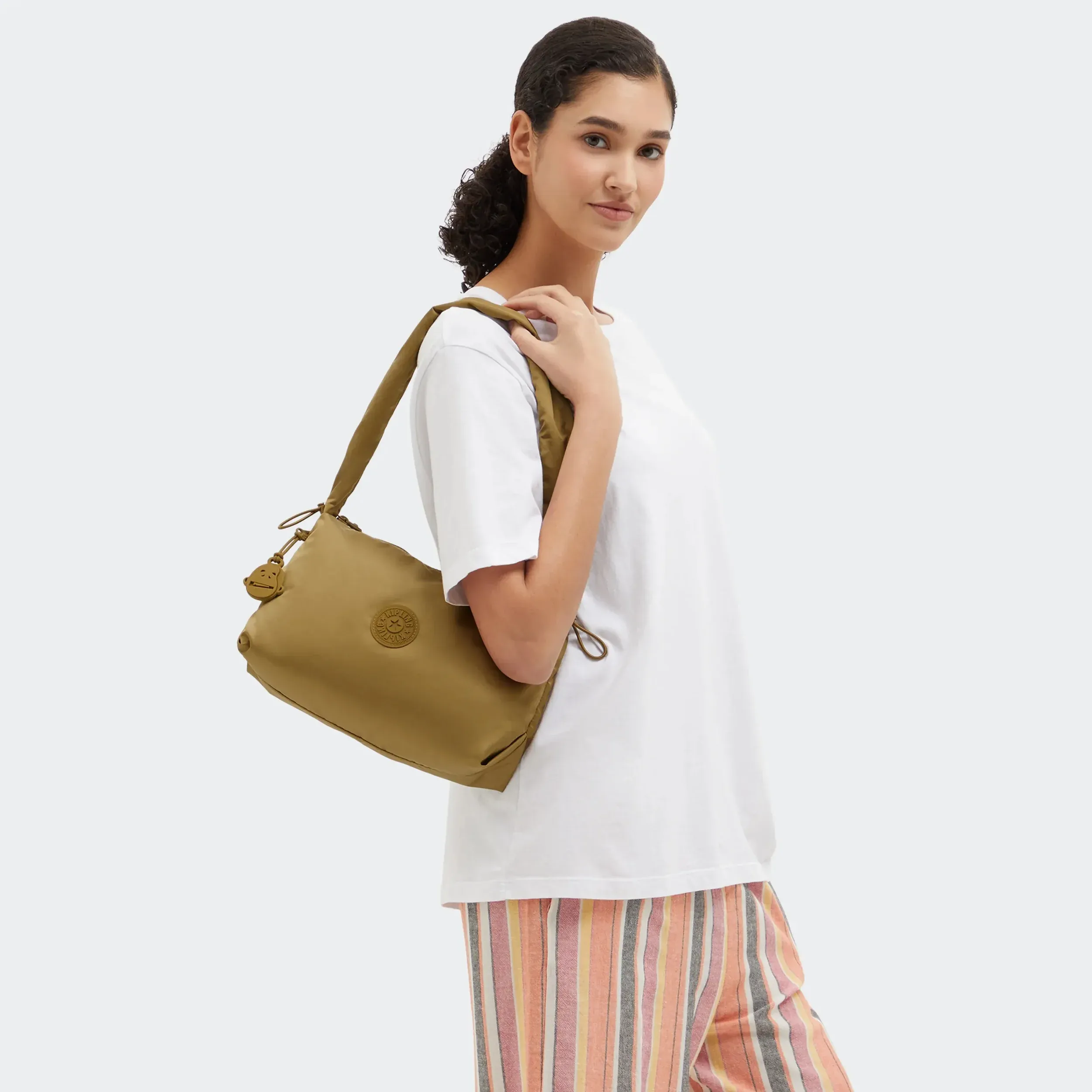 Sac à bandoulière Eleni en satin lisse moyen